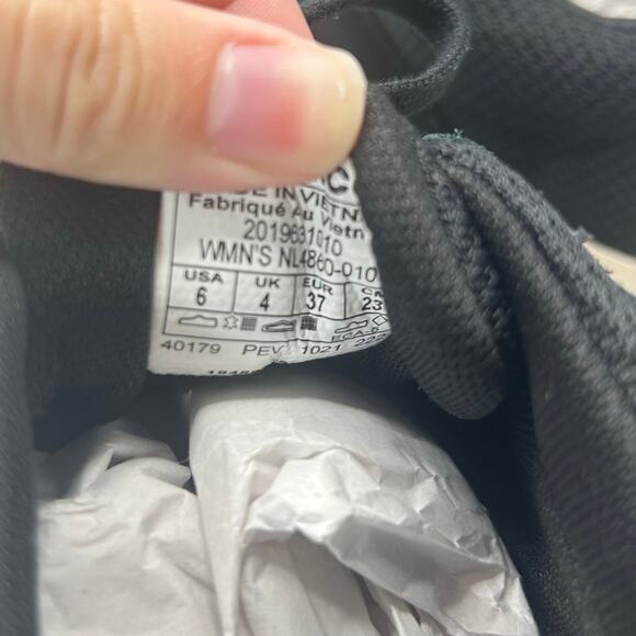 Sorel Out N About III Low Top Sneakers Black NL4860-010 Women 6 NWOB - Picture 9 of 9